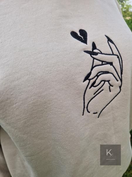 fingerheart sweater